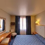 Hotel L'orque Bleue 3*