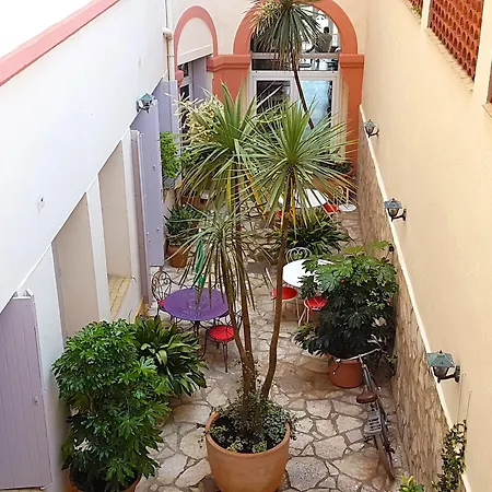 L'orque Bleue سُت