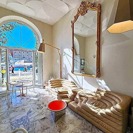 L'orque Bleue Hotel