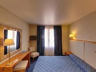 Otel L'orque Bleue 3*