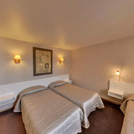 호텔 L'orque Bleue 3*