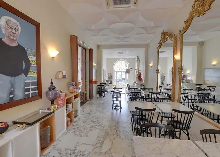 Hotel L'orque Bleue 3*