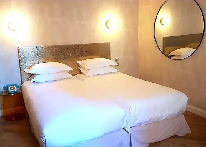 Hotel L'orque Bleue 3*